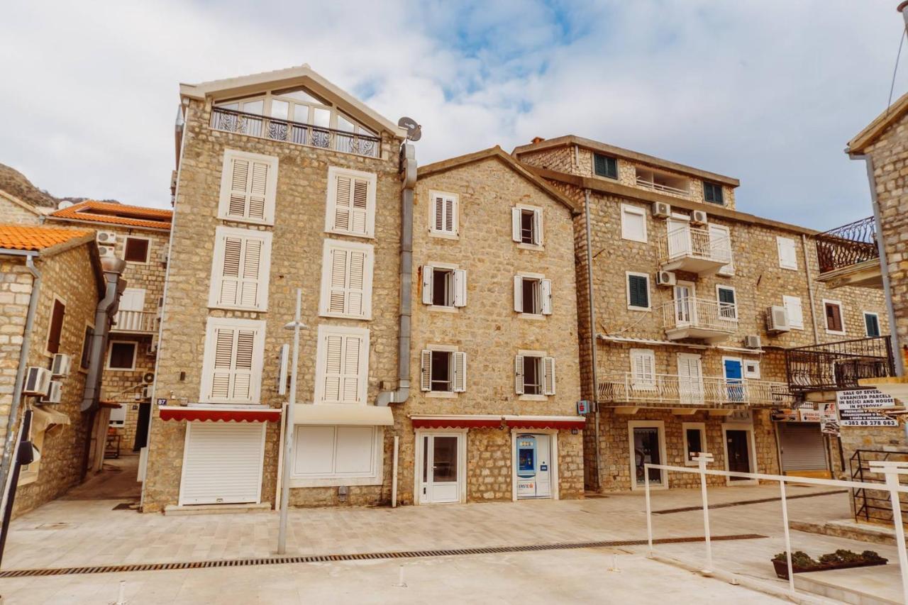 Apartments Galija Petrovac Lux Bagian luar foto
