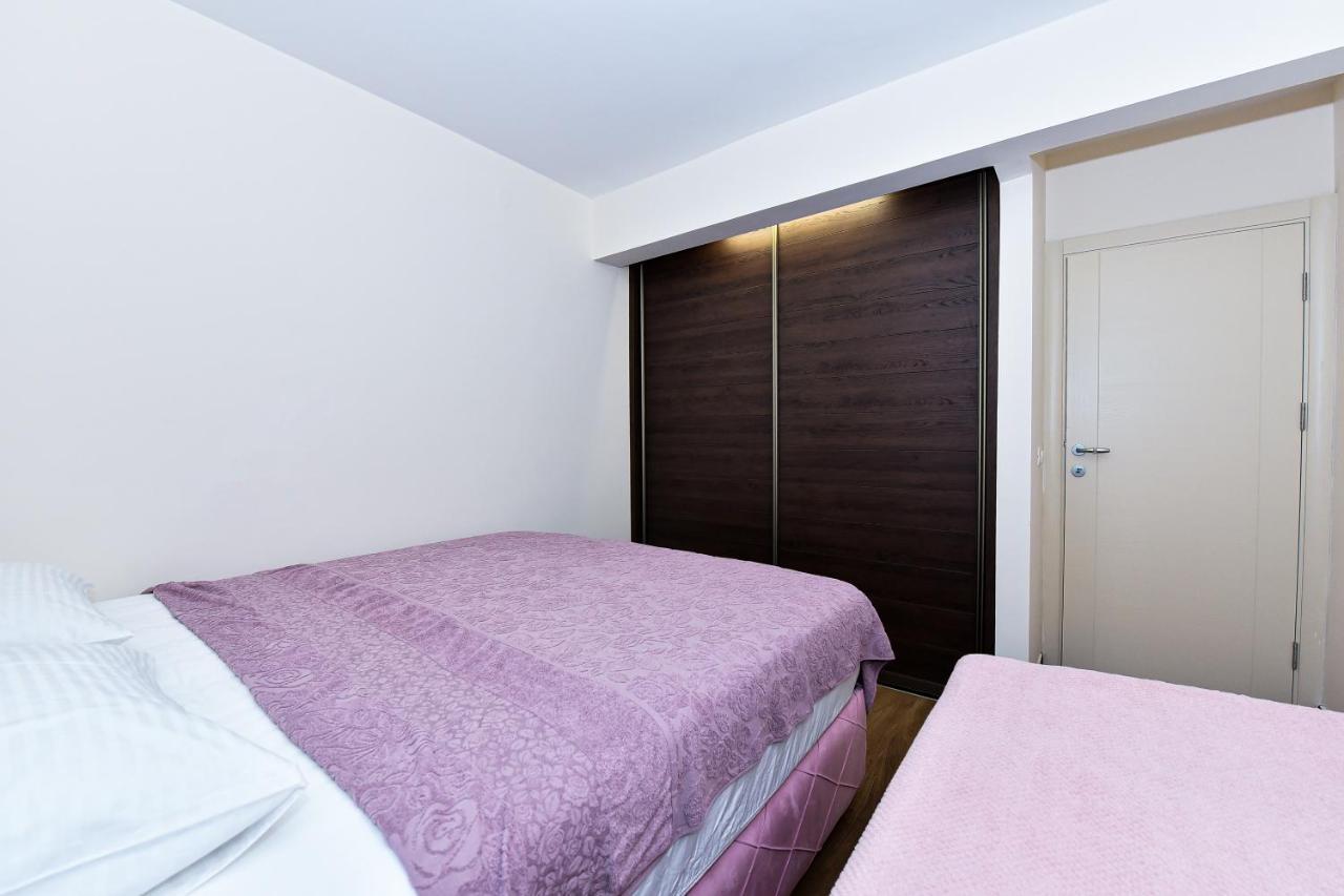 Apartments Galija Petrovac Lux Bagian luar foto