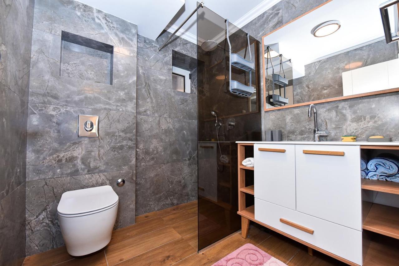 Apartments Galija Petrovac Lux Bagian luar foto