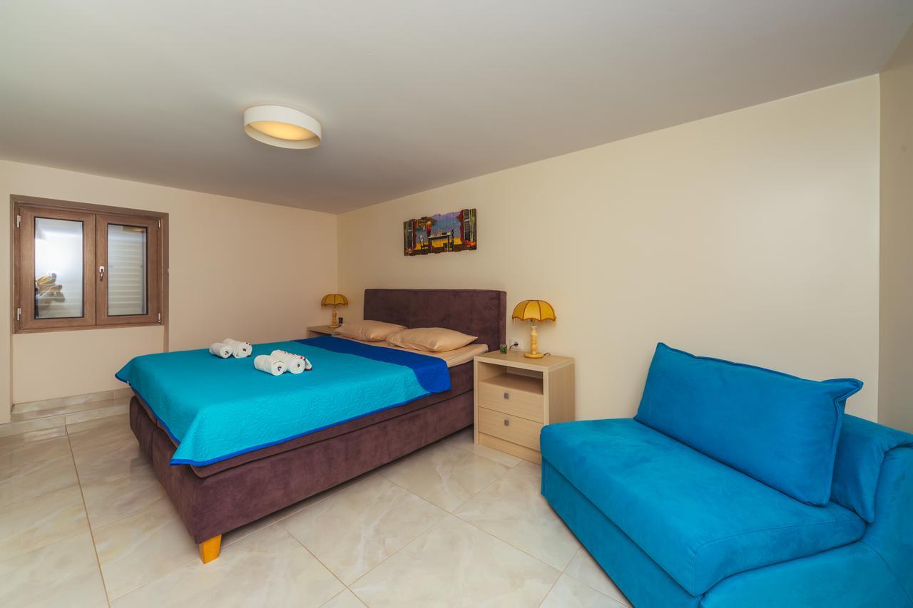 Apartments Galija Petrovac Lux Bagian luar foto