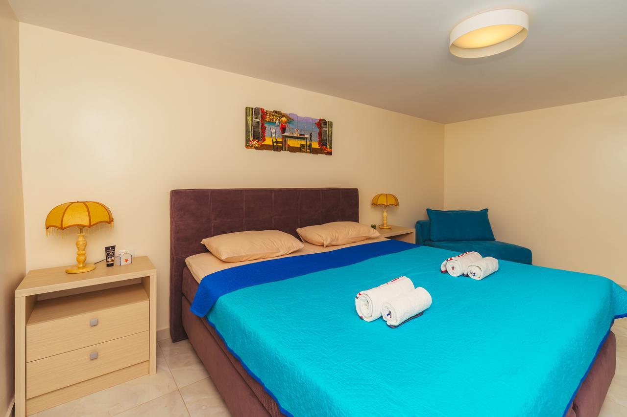 Apartments Galija Petrovac Lux Bagian luar foto