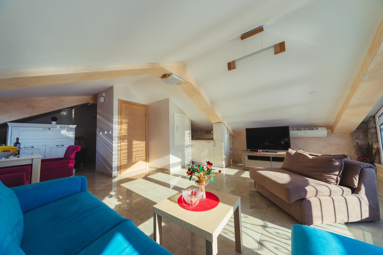 Apartments Galija Petrovac Lux Bagian luar foto